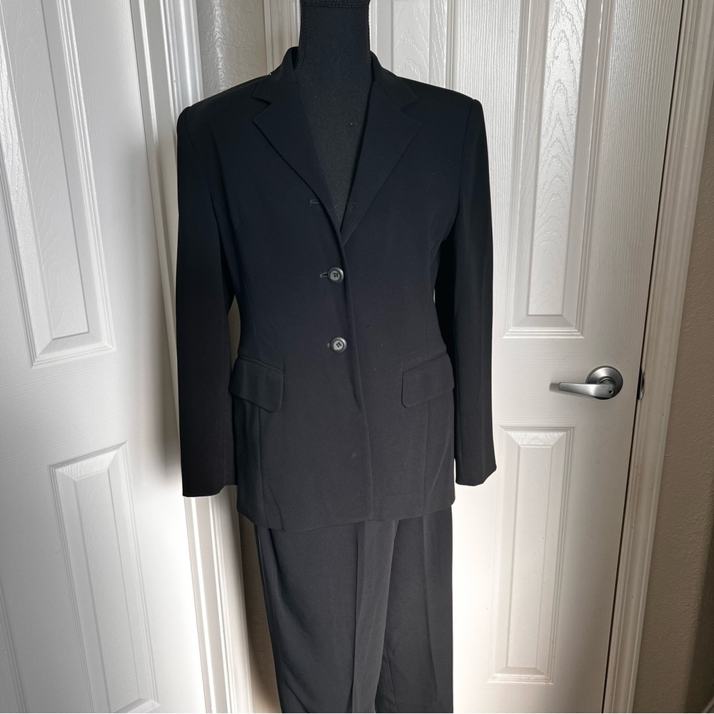 Vintage Jones New York Black 2 pc Lined Pantsuit w Pockets Size Petite 8